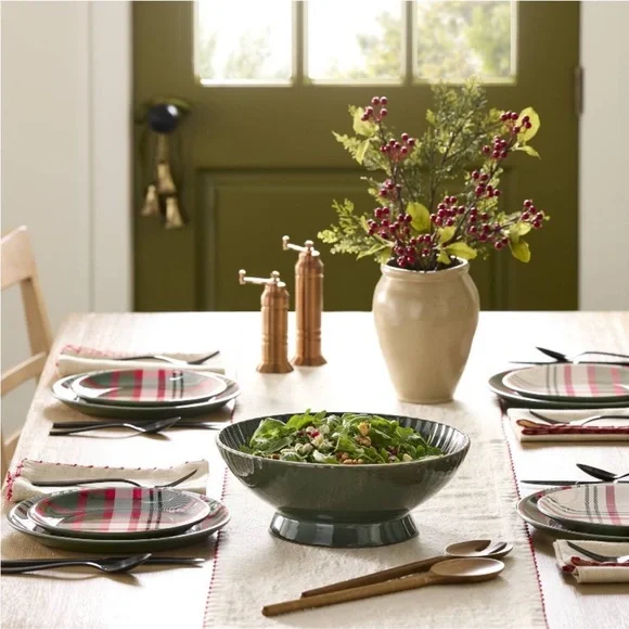 Hearth & Hand 4pk 10.5" Christmas Plaid Melamine Dinner Plates Green/Red…